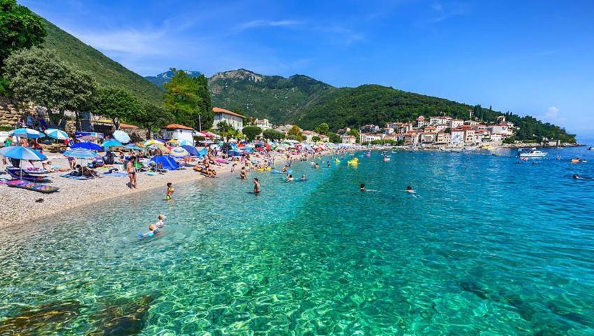 Apartments Blue & Green Mošćenička Draga Екстериор снимка